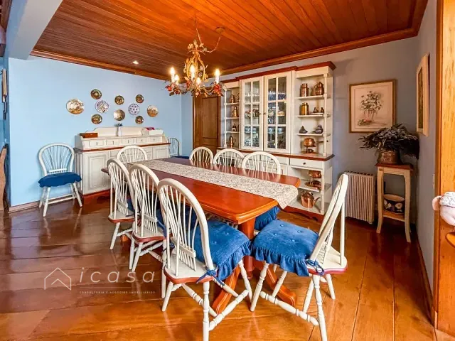 Cobertura / Penthouse com 315m² 3 quartos e 5 banheiros, à venda ou para alugar, no bairro Vila Inglesa em Campos do Jordão