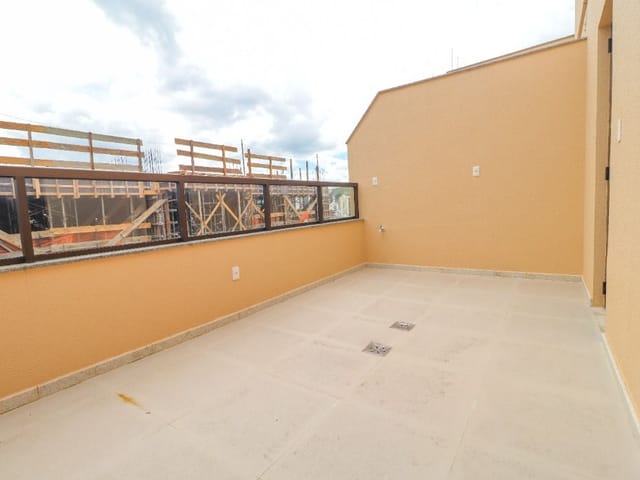 Cobertura / Penthouse 4 quartos e 1 banheiro, à venda, no bairro São Mateus em Juiz de Fora