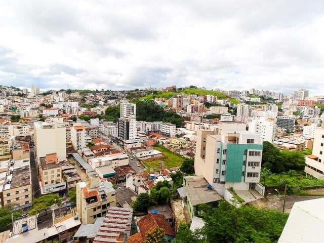 Cobertura / Penthouse 4 quartos e 1 banheiro, à venda, no bairro São Mateus em Juiz de Fora