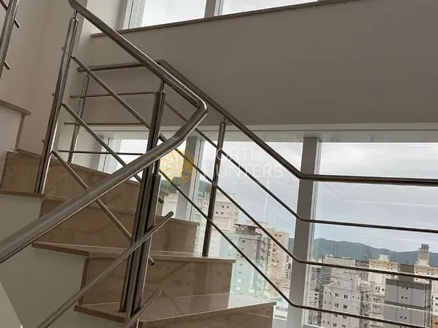 Cobertura / Penthouse com 340m² 4 quartos e 5 banheiros, à venda, no bairro Meia Praia em Itapema