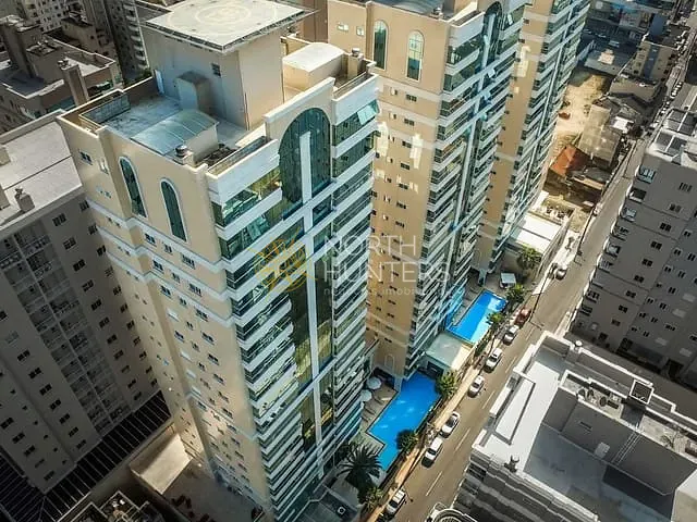 Cobertura / Penthouse com 340m² 4 quartos e 5 banheiros, à venda, no bairro Meia Praia em Itapema