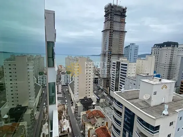 Cobertura / Penthouse com 340m² 4 quartos e 5 banheiros, à venda, no bairro Meia Praia em Itapema