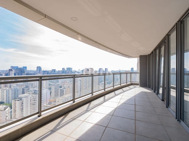 Cobertura / Penthouse com 378m² 4 quartos e 5 banheiros, à venda, no bairro Vila Nova Conceição em São Paulo