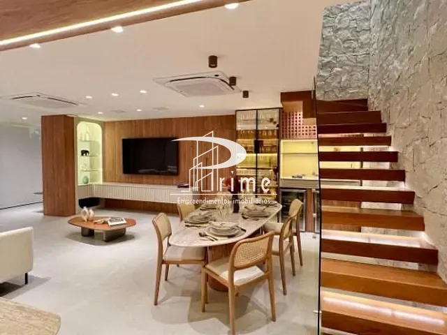 Cobertura / Penthouse com 250m² 3 quartos e 5 banheiros, à venda, no bairro Camboinhas em Niterói