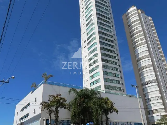 Cobertura / Penthouse com 550m² 3 quartos e 6 banheiros, à venda, no bairro Centro em Balneário Camboriú