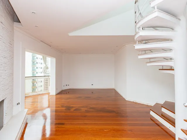 Foto do Cobertura / Penthouse - Cobertura duplex 400m² em Moema com piscina privativa, elevador exclusivo, 4 dormitórios, 3 suítes e 5 vagas, localização nobre próxima ao | Paulista Imóveis.