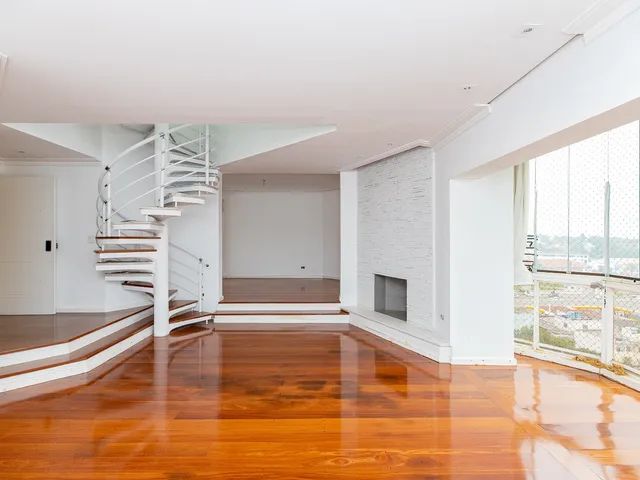 Foto do Cobertura / Penthouse - Cobertura duplex 400m² em Moema com piscina privativa, elevador exclusivo, 4 dormitórios, 3 suítes e 5 vagas, localização nobre próxima ao | Paulista Imóveis.