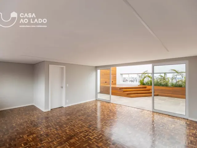 Cobertura / Penthouse 4 quartos e 6 banheiros, à venda, no bairro Batel em Curitiba