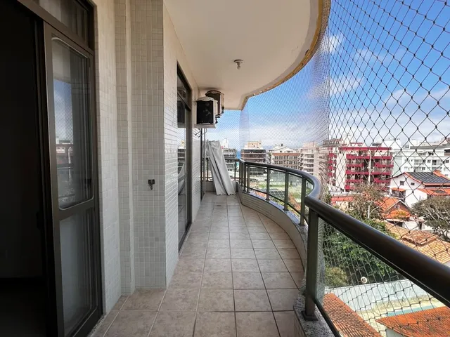 Cobertura / Penthouse 4 quartos e 3 banheiros, para alugar, no bairro Centro em Cabo Frio
