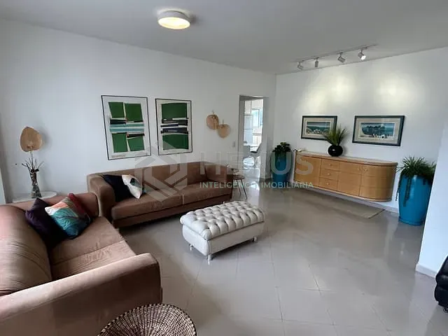 Cobertura / Penthouse com 275m² 4 quartos e 4 banheiros, à venda, no bairro Pitangueiras em Guarujá