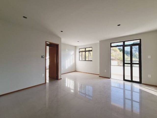 Cobertura / Penthouse 3 quartos e 3 banheiros, à venda, no bairro São Mateus em Juiz de Fora
