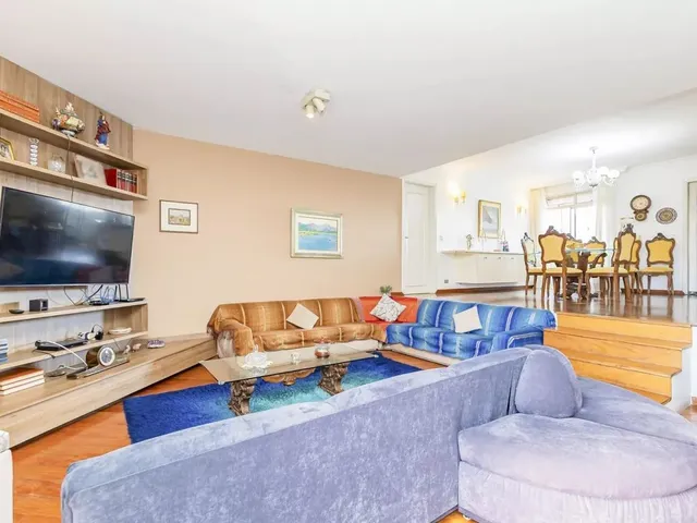 Cobertura / Penthouse 4 quartos e 7 banheiros, à venda, no bairro Batel em Curitiba