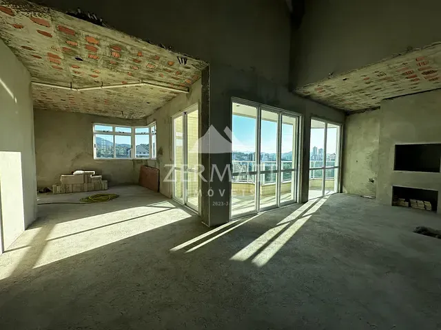 Cobertura / Penthouse com 810m² 4 quartos e 6 banheiros, à venda, no bairro Ponta Aguda em Blumenau