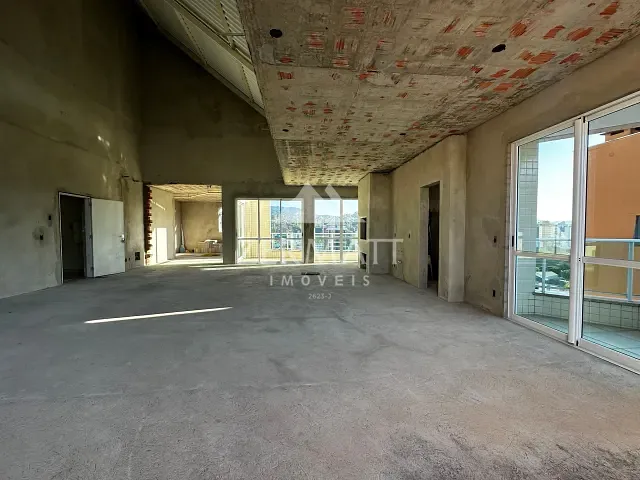 Cobertura / Penthouse com 810m² 4 quartos e 6 banheiros, à venda, no bairro Ponta Aguda em Blumenau