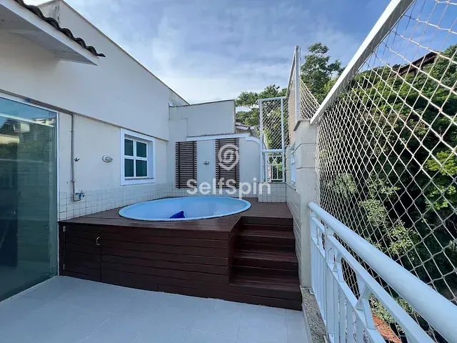 Cobertura / Penthouse 2 quartos e 2 banheiros, para alugar, no bairro São Francisco em Niterói