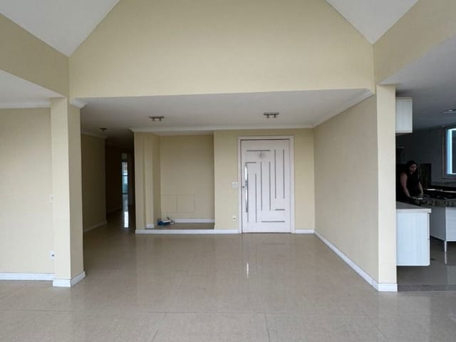 Cobertura / Penthouse com 288m² 2 quartos e 2 banheiros, à venda ou para alugar, no bairro Lagoa em Macaé