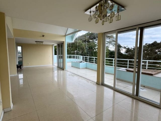 Cobertura / Penthouse com 288m² 2 quartos e 2 banheiros, à venda ou para alugar, no bairro Lagoa em Macaé