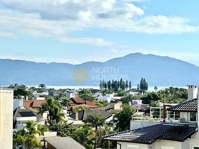 Cobertura / Penthouse com 165m² 3 quartos e 3 banheiros, à venda ou para alugar, no bairro Jurerê Internacional em Florianópolis