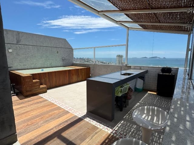 Cobertura / Penthouse 4 quartos e 3 banheiros, à venda, no bairro Granja dos Cavaleiros em Macaé