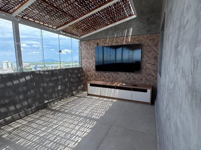 Cobertura / Penthouse 4 quartos e 3 banheiros, à venda, no bairro Granja dos Cavaleiros em Macaé