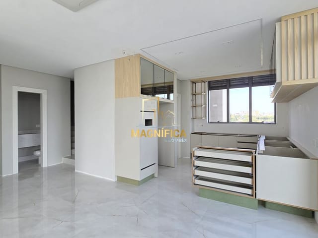 Cobertura / Penthouse 3 quartos e 7 banheiros, à venda, no bairro Seminário em Curitiba
