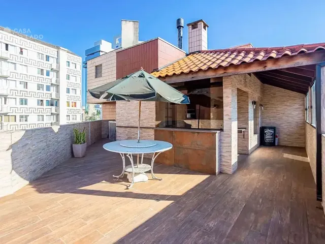 Cobertura / Penthouse 3 quartos e 4 banheiros, à venda, no bairro Centro Cívico em Curitiba