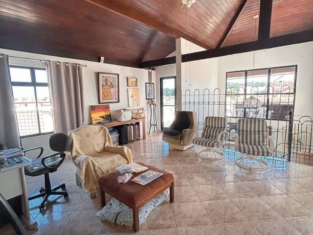 Cobertura / Penthouse com 306m² 3 quartos e 4 banheiros, à venda, no bairro Centro em Macaé