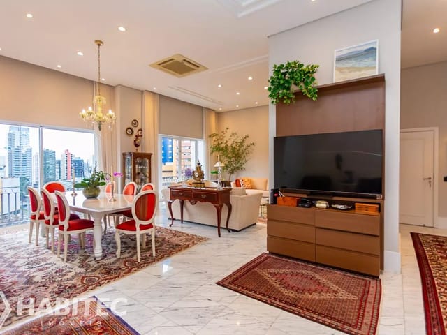 Cobertura / Penthouse 4 quartos e 6 banheiros, à venda, no bairro Batel em Curitiba