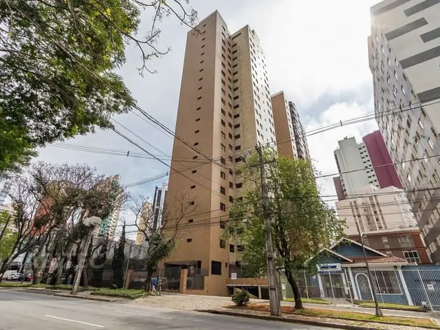 Cobertura / Penthouse 4 quartos e 8 banheiros, à venda, no bairro Água Verde em Curitiba