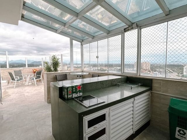 Cobertura / Penthouse 3 quartos e 4 banheiros, à venda, no bairro Glória em Macaé