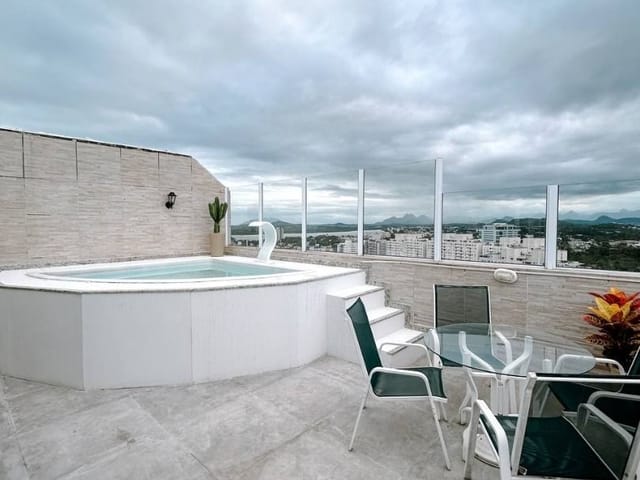 Cobertura / Penthouse 3 quartos e 4 banheiros, à venda, no bairro Glória em Macaé