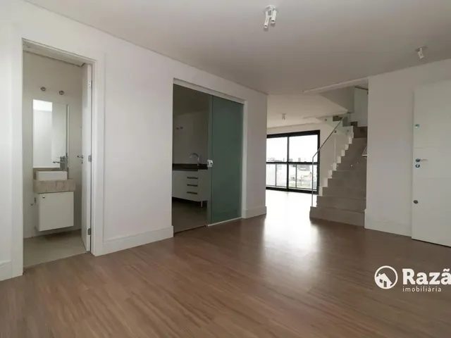 Cobertura / Penthouse 3 quartos e 4 banheiros, para alugar, no bairro Guabirotuba em Curitiba