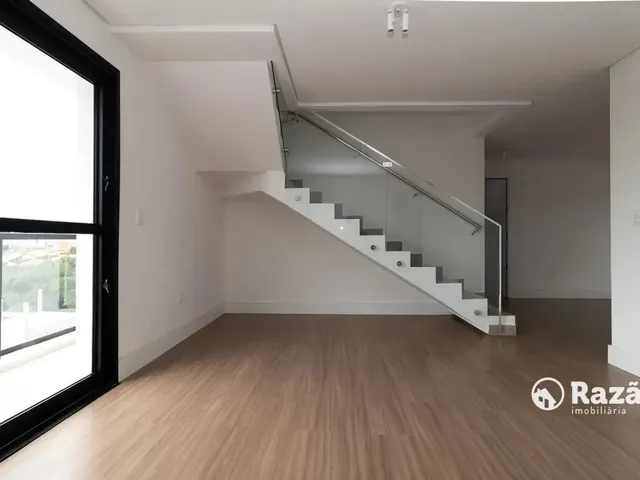 Cobertura / Penthouse 3 quartos e 4 banheiros, para alugar, no bairro Guabirotuba em Curitiba