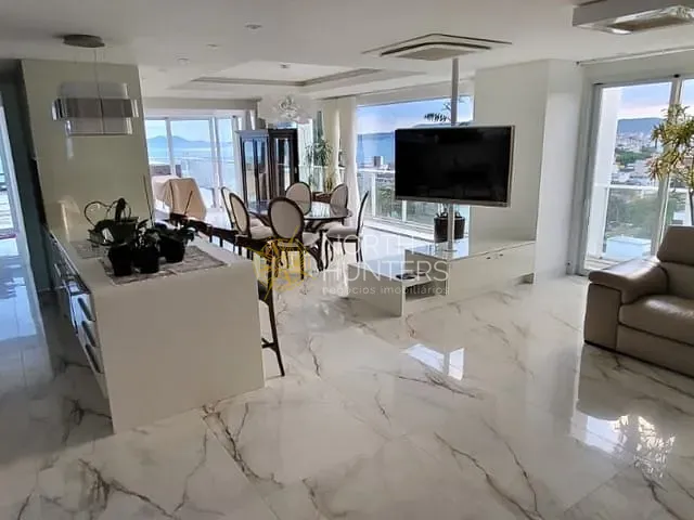 Cobertura / Penthouse com 600m² 4 quartos e 5 banheiros, à venda, no bairro Canasvieiras em Florianópolis