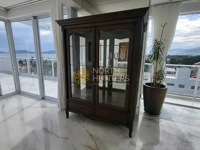 Cobertura / Penthouse com 600m² 4 quartos e 5 banheiros, à venda, no bairro Canasvieiras em Florianópolis