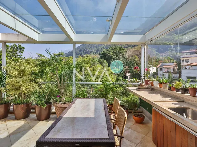 Cobertura / Penthouse com 330m² 4 quartos e 4 banheiros, à venda, no bairro Lagoa em Rio de Janeiro