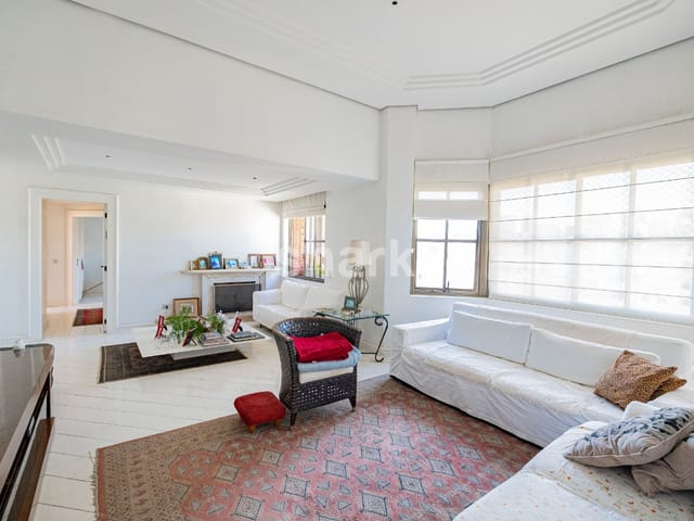 Cobertura / Penthouse com 450m² 4 quartos e 6 banheiros, à venda, no bairro Cerqueira César em São Paulo