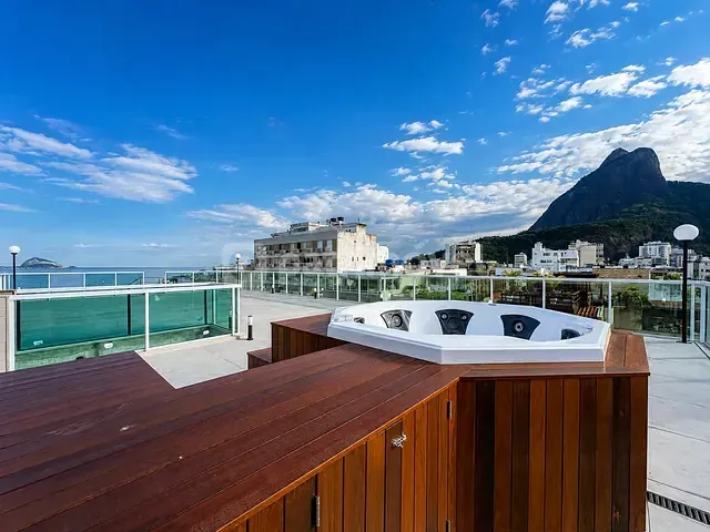 Cobertura / Penthouse 3 quartos e 4 banheiros, para alugar, no bairro Leblon em Rio de Janeiro