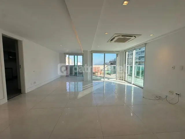 Cobertura / Penthouse 3 quartos e 4 banheiros, para alugar, no bairro Leblon em Rio de Janeiro