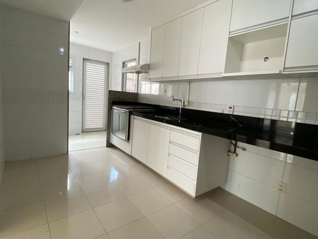 Cobertura / Penthouse 3 quartos e 4 banheiros, à venda, no bairro Glória em Macaé