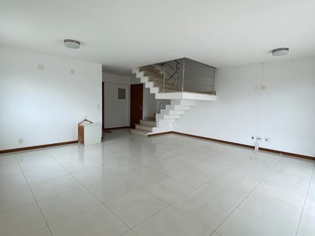 Cobertura / Penthouse 3 quartos e 4 banheiros, à venda, no bairro Glória em Macaé