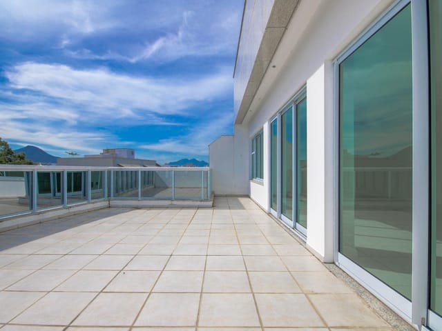 Cobertura / Penthouse com 350m² 4 quartos e 3 banheiros, à venda, no bairro Recreio dos Bandeirantes em Rio de Janeiro