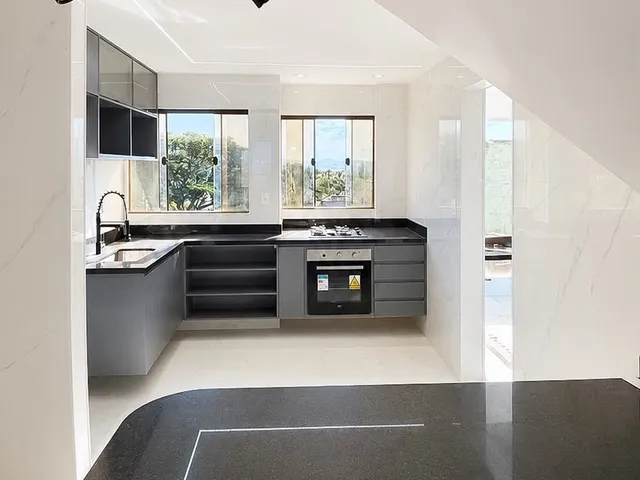 Cobertura / Penthouse 4 quartos e 4 banheiros, à venda, no bairro Lagoa em Macaé