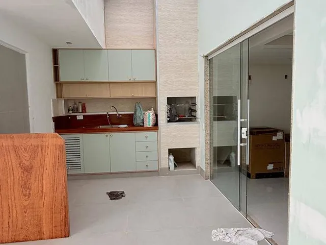 Cobertura / Penthouse 4 quartos e 4 banheiros, à venda ou para alugar, no bairro Praia Campista em Macaé
