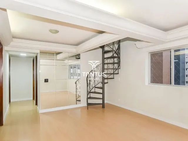 Cobertura / Penthouse 3 quartos e 3 banheiros, para alugar, no bairro Bigorrilho em Curitiba