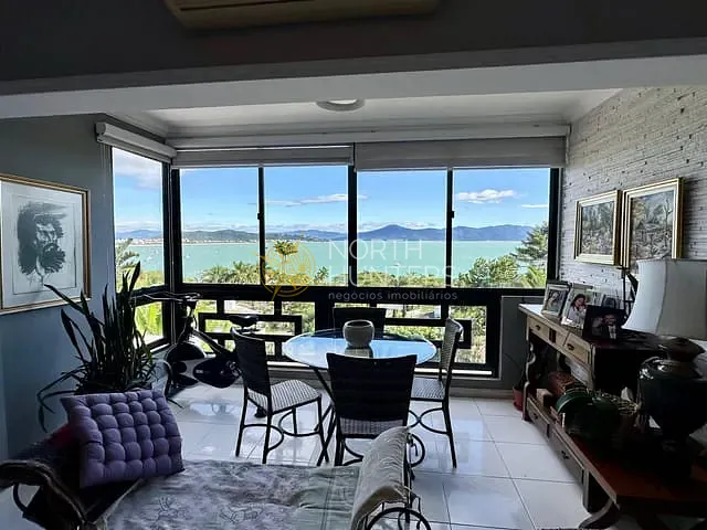 Cobertura / Penthouse com 246m² 3 quartos e 4 banheiros, para alugar, no bairro canajure em Florianópolis