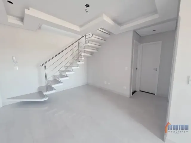 Cobertura / Penthouse 2 quartos e 1 banheiro, à venda, no bairro Pinheirinho em Curitiba