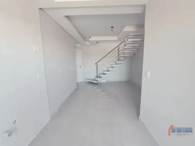 Cobertura / Penthouse 2 quartos e 1 banheiro, à venda, no bairro Pinheirinho em Curitiba