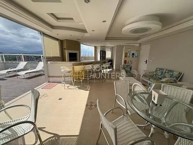 Cobertura / Penthouse com 360m² 3 quartos e 5 banheiros, à venda, no bairro Centro em Joinville