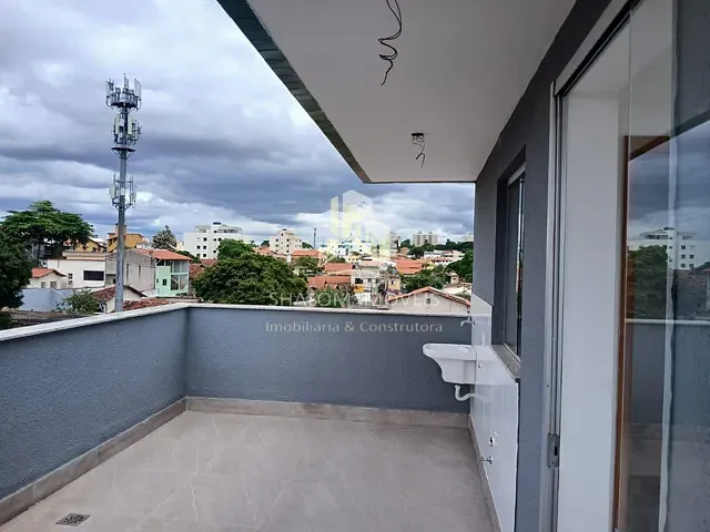Cobertura / Penthouse 3 quartos e 2 banheiros, à venda, no bairro Candelária em Belo Horizonte
